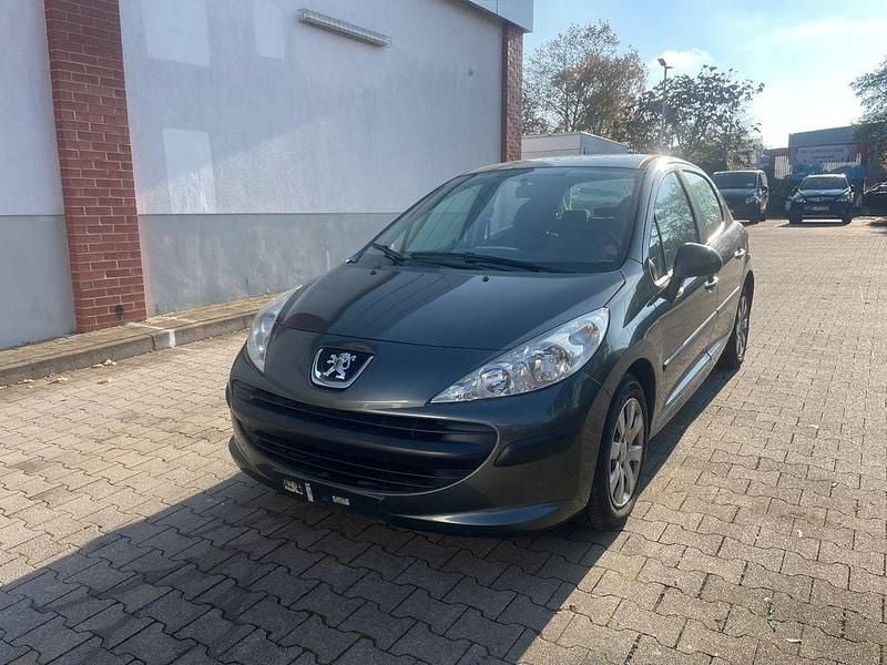 Grau Gebraucht 2008 Peugeot 207 Tendance Limousine | 1.999 € (Fairer Preis) - Bild 1/4