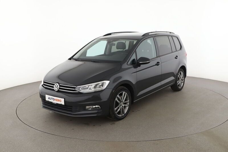 Grau Gebraucht 2016 VW Touran Comfortline Van / Kleinbus | 19.970 € (Fairer Preis) - Bild 1/4