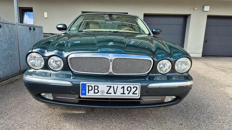 Grün Gebraucht 2004 Jaguar XJ8 Limousine | 9.900 € (Guter Preis) - Bild 1/4
