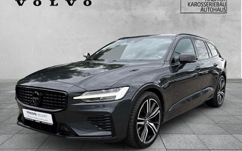 Grau Gebraucht 2020 Volvo V60 R-Design Kombi | 25.490 € (Fairer Preis) - Bild 1/4
