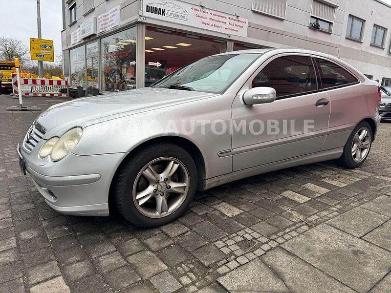 Gebraucht Mercedes C180 143 PS (105 kW) 2004 Silber Coupé