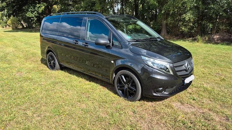 Grau Gebraucht 2020 Mercedes Vito Van / Kleinbus | 41.000 € (Teuer) - Bild 1/4