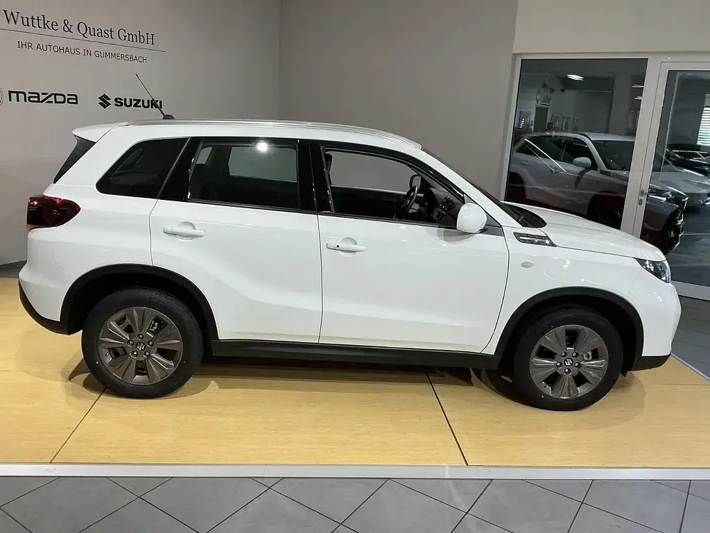 Neu Suzuki Vitara Club 110 PS (80 kW) 2026 Weiß SUV