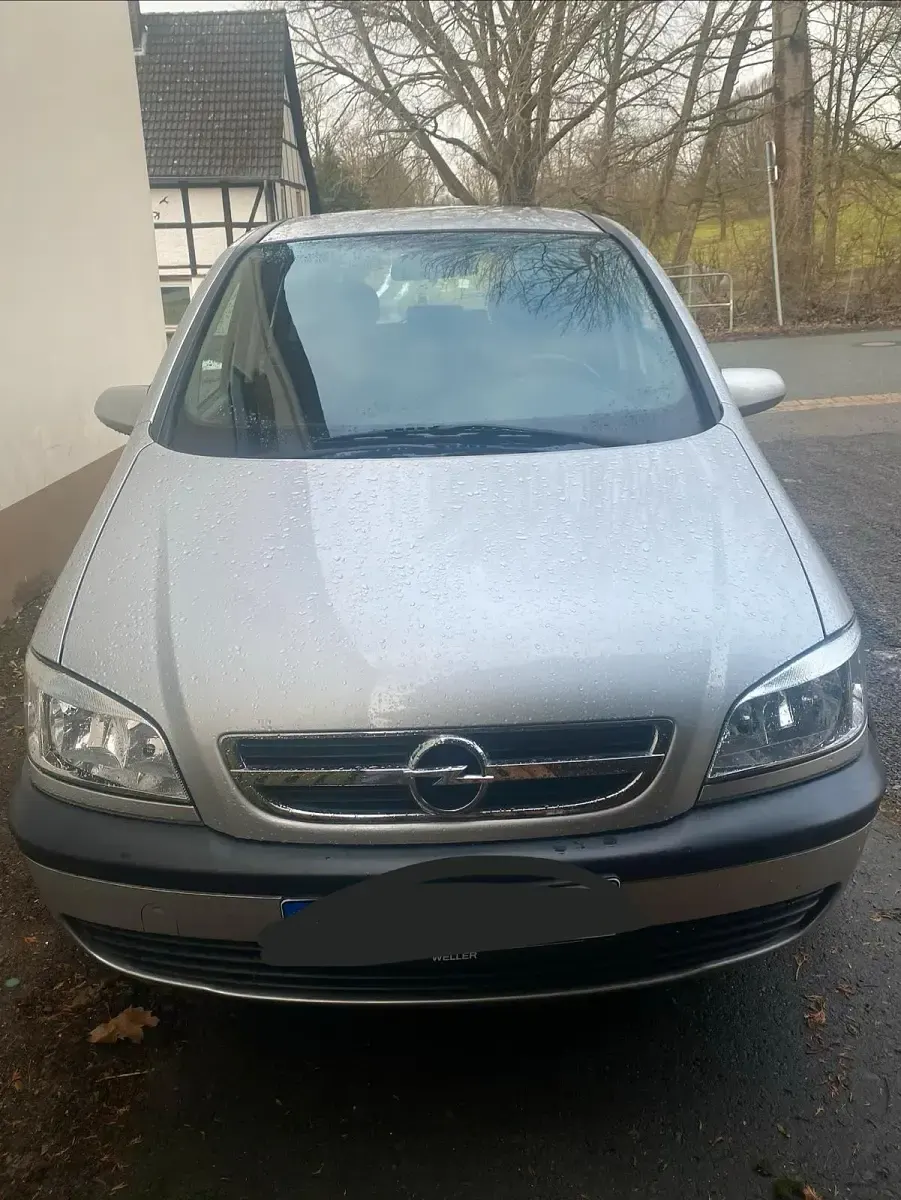 Gebraucht Opel Zafira 95 PS (69 kW) 2003 Silber Van / Kleinbus