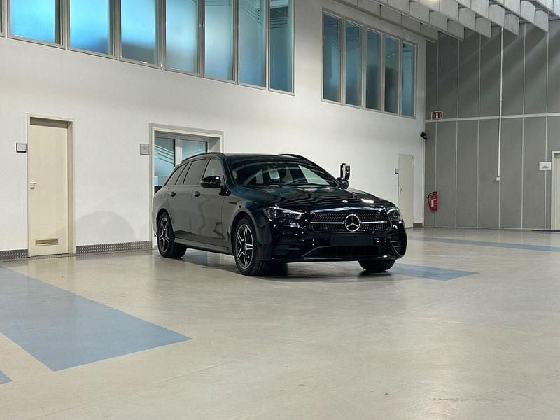 Gebraucht Mercedes E300 AMG 320 PS (235 kW) 2023 Schwarz Kombi