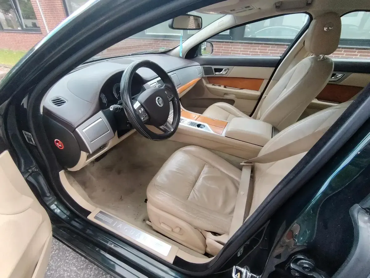Gebraucht Jaguar XF 240 PS (176 kW) 2010 Grün Limousine