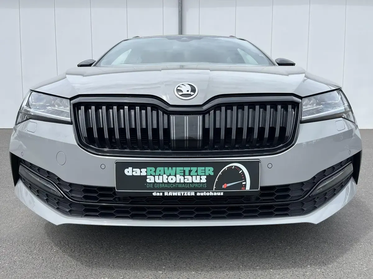 Gebraucht Skoda Superb SportLine 200 PS (147 kW) 2022 Steelgrau Kombi