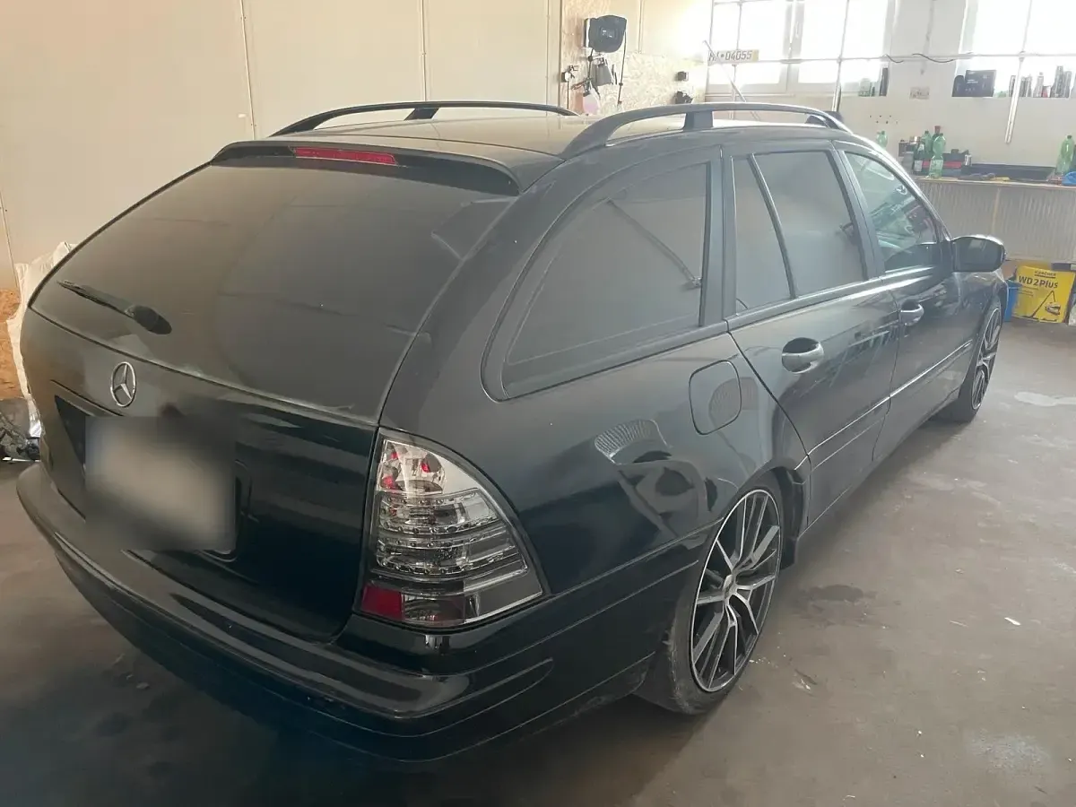 Gebraucht Mercedes C180 143 PS (105 kW) 2005 Schwarz Kombi