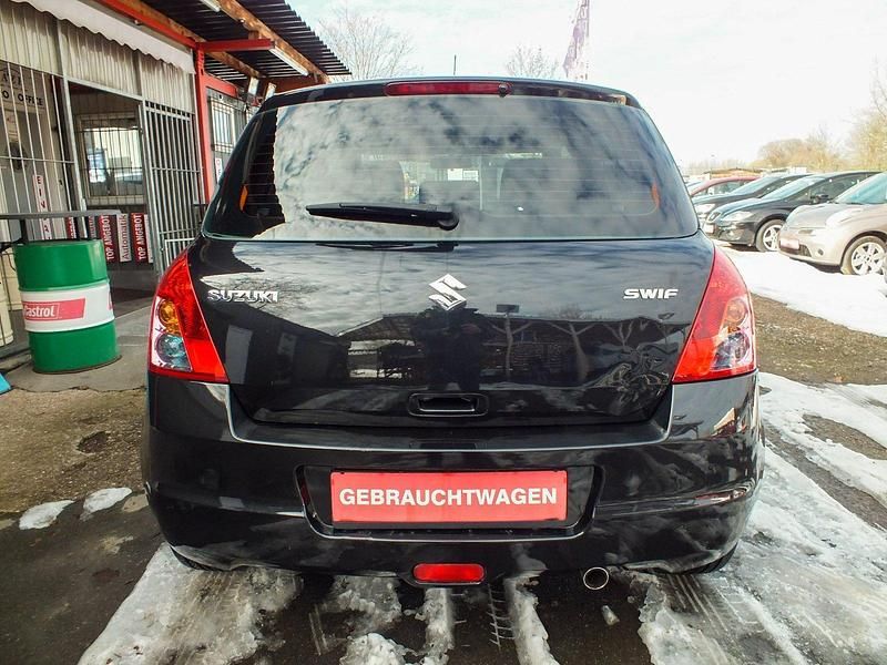 Gebraucht Suzuki Swift 92 PS (67 kW) 2010 Schwarz Kleinwagen