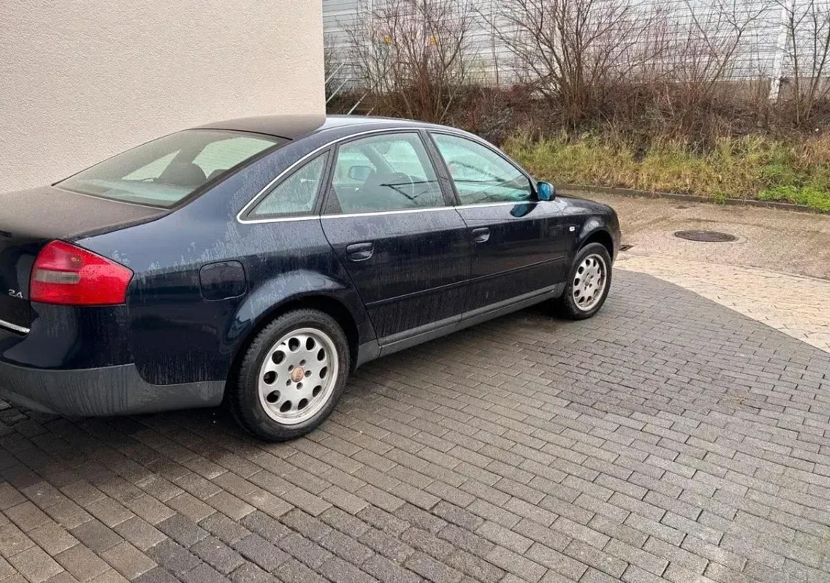 Gebraucht Audi A6 2001 Blau Limousine