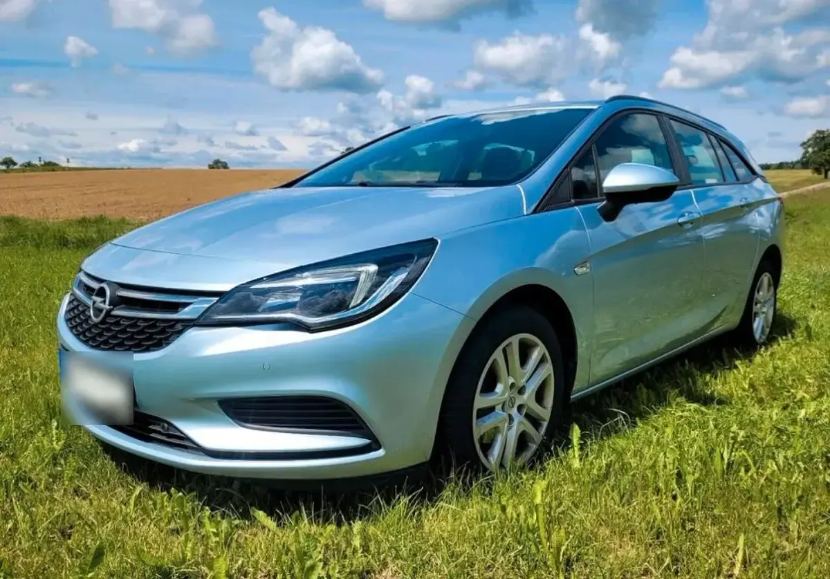 Gebraucht Opel Astra 136 PS (100 kW) 2018 Blau Kombi