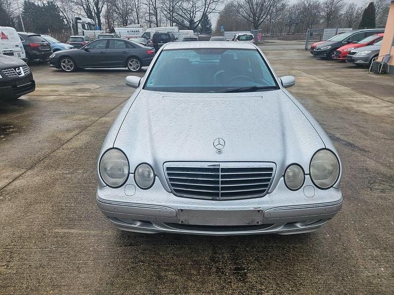 Gebraucht Mercedes E200 Avantgarde 136 PS (100 kW) 1999 Limousine