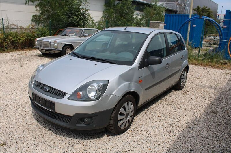 Grau Gebraucht 2009 Ford Fiesta Ambiente Kleinwagen | 1.690 € (Superpreis) - Bild 1/4