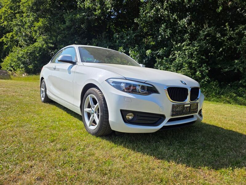 Weiß Gebraucht 2018 BMW 218 Coupé | 14.500 € (Superpreis) - Bild 1/4