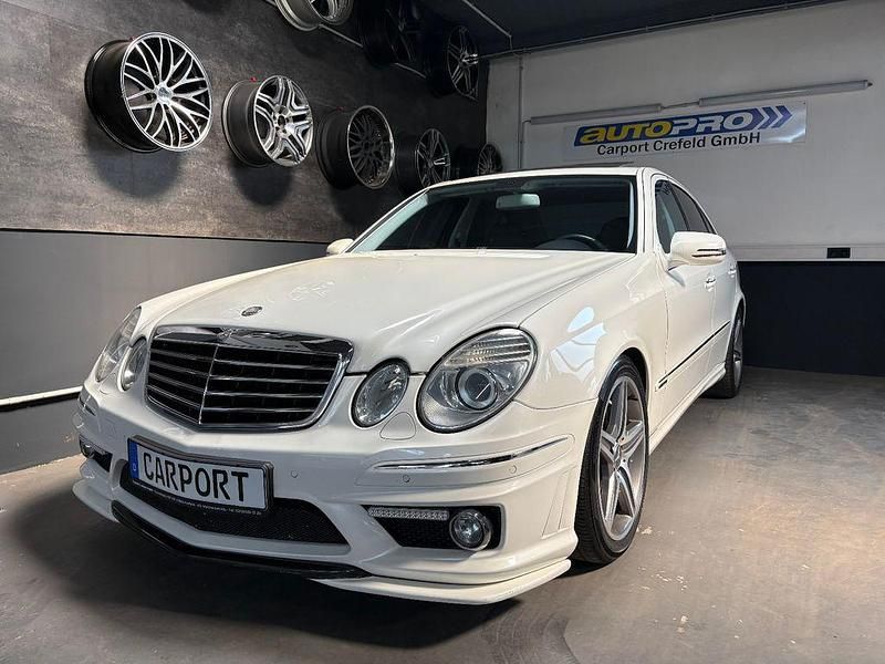 Używany Mercedes E63 AMG AMG 514 KM (378 kW) 2008 Biały Sedan/Limuzyna
