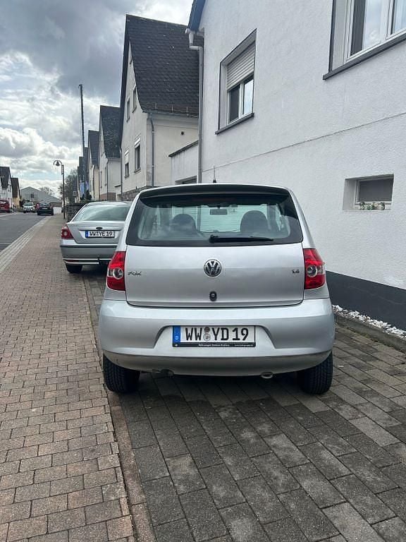 Gebraucht VW Fox Style 75 PS (55 kW) 2010 Grau Kleinwagen