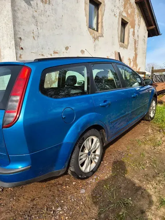 Gebraucht Ford Focus Ambiente 116 PS (85 kW) 2005 Blau Limousine