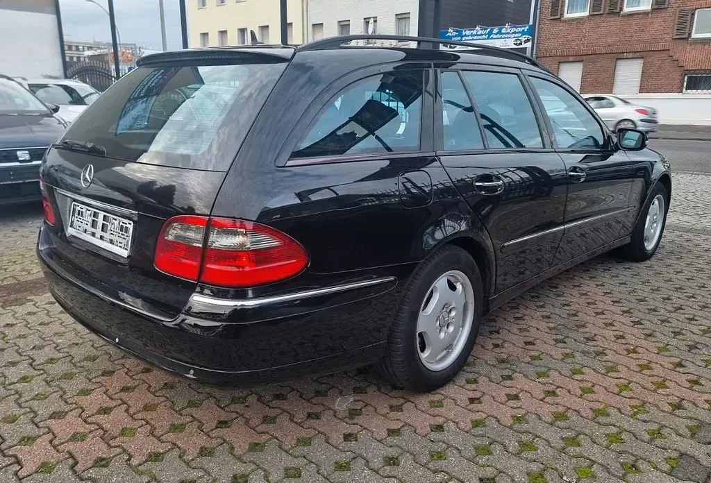 Gebraucht Mercedes E280 Avantgarde 190 PS (139 kW) 2007 Schwarz Limousine