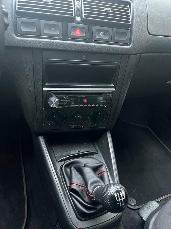 Gebraucht VW Golf IV 105 PS (77 kW) 2002 Blau Limousine