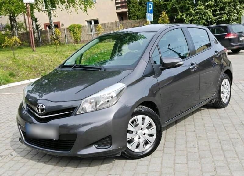Grau Gebraucht 2016 Toyota Yaris Kleinwagen | 3.490 € (Superpreis) - Bild 1/4