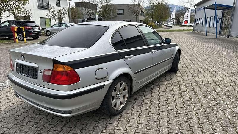 Gebraucht BMW 320 150 PS (110 kW) 2000 Silber Limousine