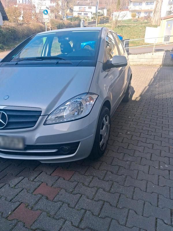 Gebraucht Mercedes A180 109 PS (80 kW) 2008 Silber Kleinwagen