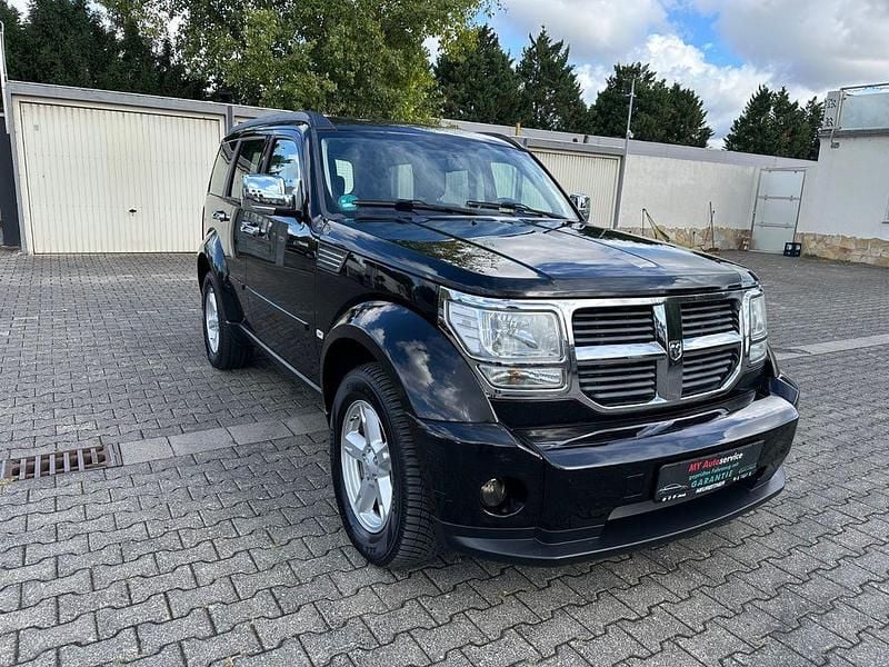 Schwarz Gebraucht 2008 Dodge Nitro SXT SUV | 8.299 € (Fairer Preis) - Bild 1/4