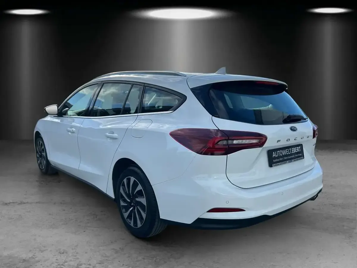 Gebraucht Ford Focus Titanium 155 PS (114 kW) 2023 Weiß Limousine