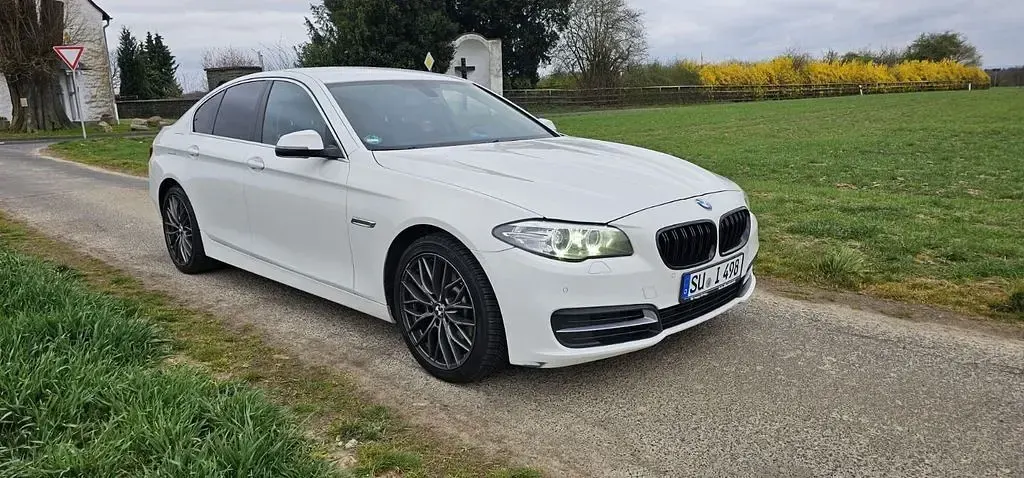 Gebraucht BMW 530 258 PS (189 kW) 2013 Weiß Limousine