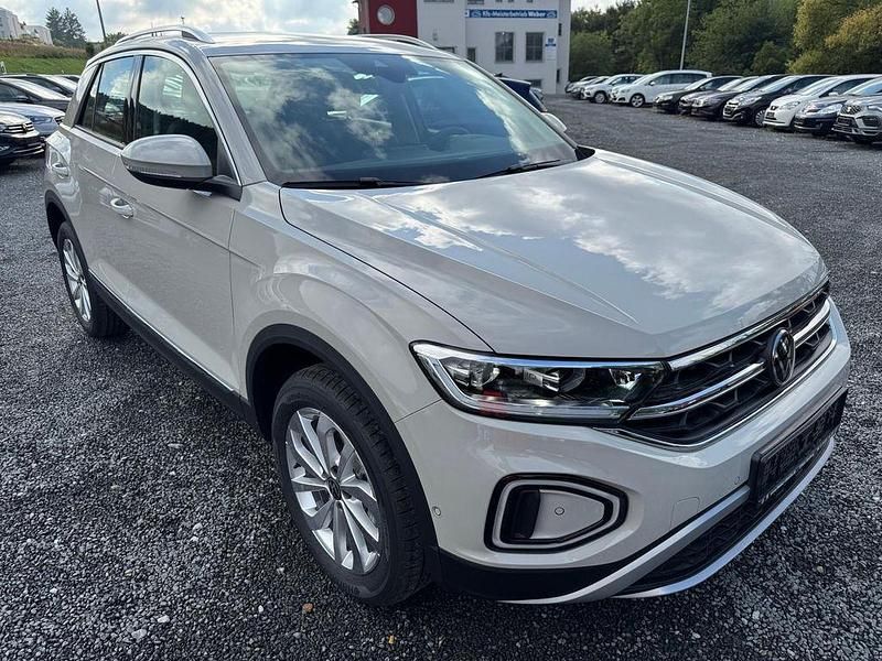 Grau Neu 2025 VW T-Roc Style SUV | 32.880 € (Superpreis) - Bild 1/4