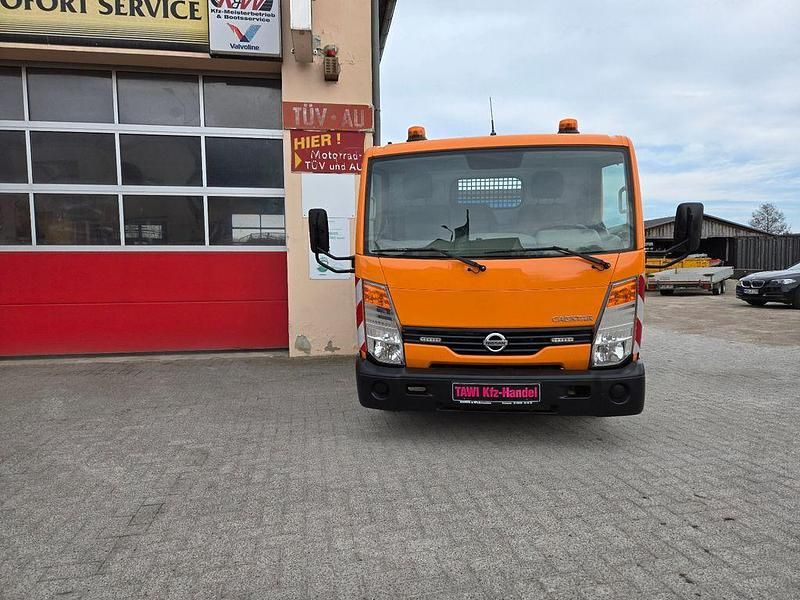 Gebraucht Nissan Cabstar 136 PS (100 kW) 2013 Orange Pickup