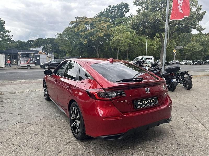Gebraucht Honda Civic Elegance 184 PS (135 kW) 2025 Rot Limousine