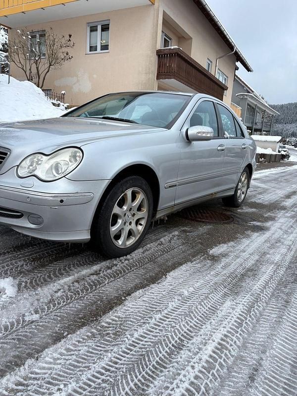 Gebraucht Mercedes C320 Avantgarde 218 PS (160 kW) 2003 Silber Limousine