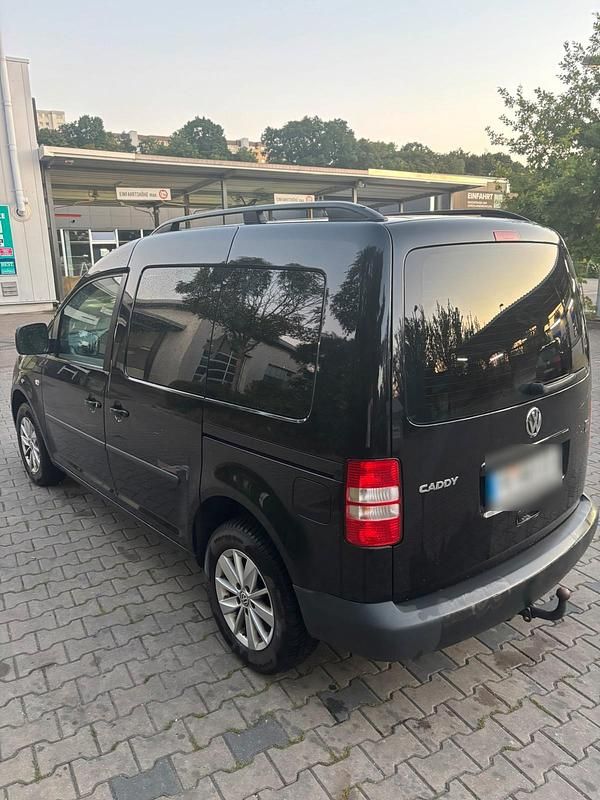 Gebraucht VW Caddy 102 PS (75 kW) 2012 Schwarz Van / Kleinbus