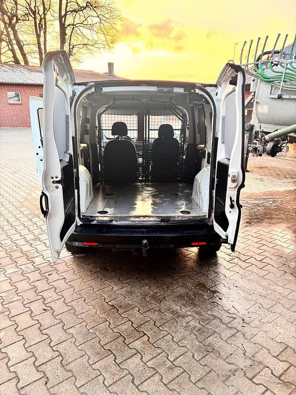 Second-hand Opel Combo 90 CP (66 kW) 2013 Alb Monovolum