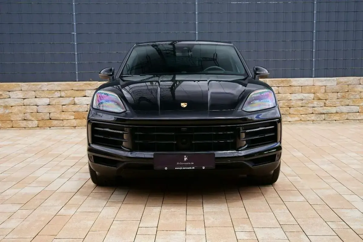 Gebraucht Porsche Cayenne 519 PS (381 kW) 2025 Chromitschwarzmetallic SUV