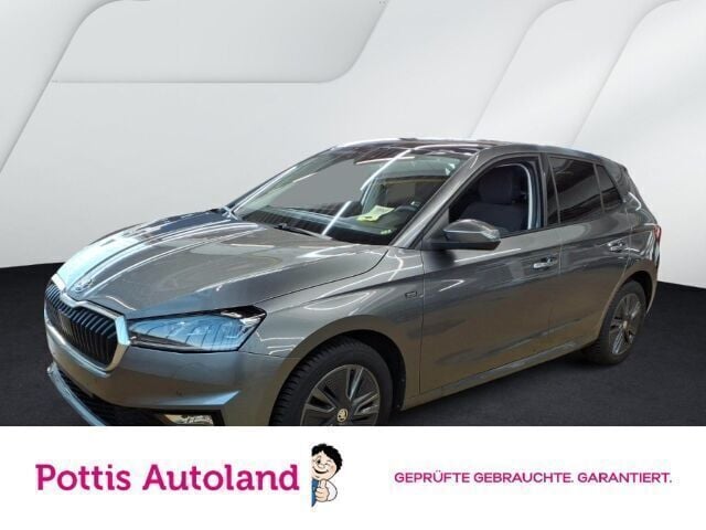 Grau Gebraucht 2024 Skoda Fabia Selection Limousine | 21.977 € (Fairer Preis) - Bild 1/3