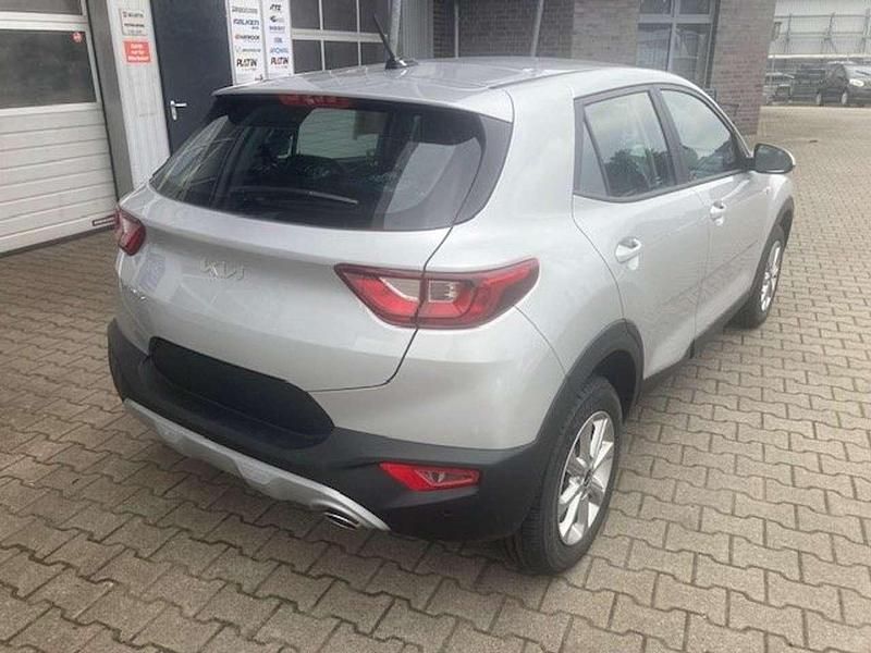 Gebraucht Kia Stonic Edition 7 84 PS (61 kW) 2024 (4ss) seidensilber met. SUV