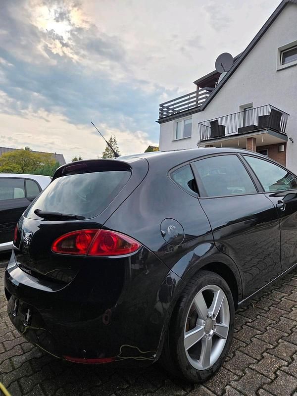 Gebraucht Seat Leon 102 PS (75 kW) 2007 Schwarz Kleinwagen