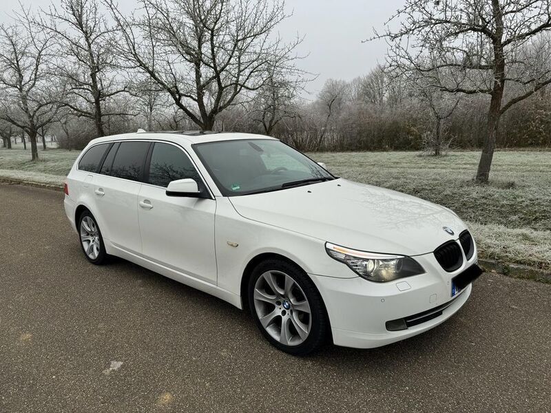 Weiß Gebraucht 2010 BMW 530 Sport Line Kombi | 9.400 € (Fairer Preis) - Bild 1/4