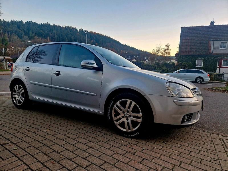 Gebraucht VW Golf 105 PS (77 kW) 2007 Silber Limousine