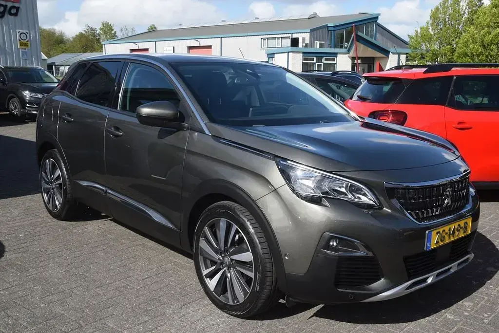 Gebraucht Peugeot 3008 Premium 131 PS (96 kW) 2019 Grau SUV