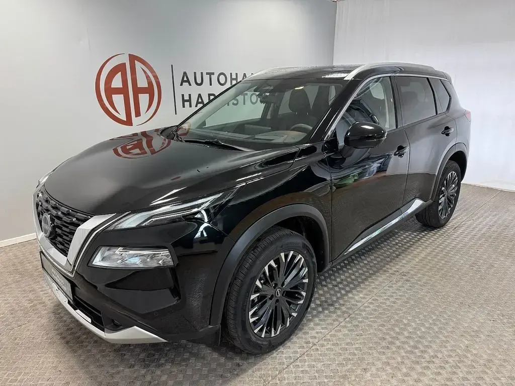 Neu Nissan X-Trail 360º 163 PS (119 kW) 2026 Schwarz SUV