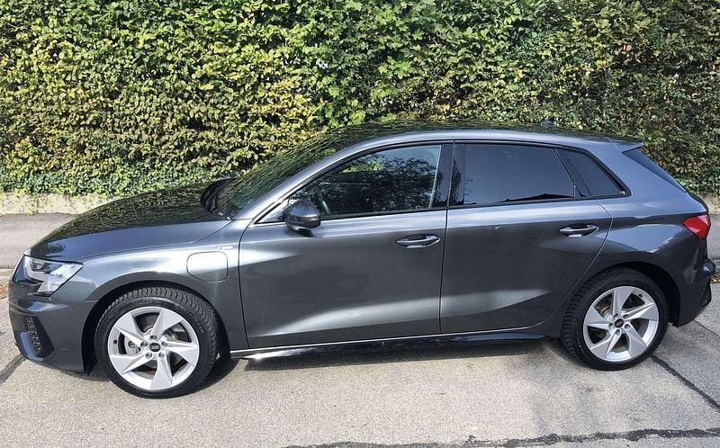 Gebraucht Audi A3 e-tron S-Line 204 PS (150 kW) 2022 Grau Kleinwagen