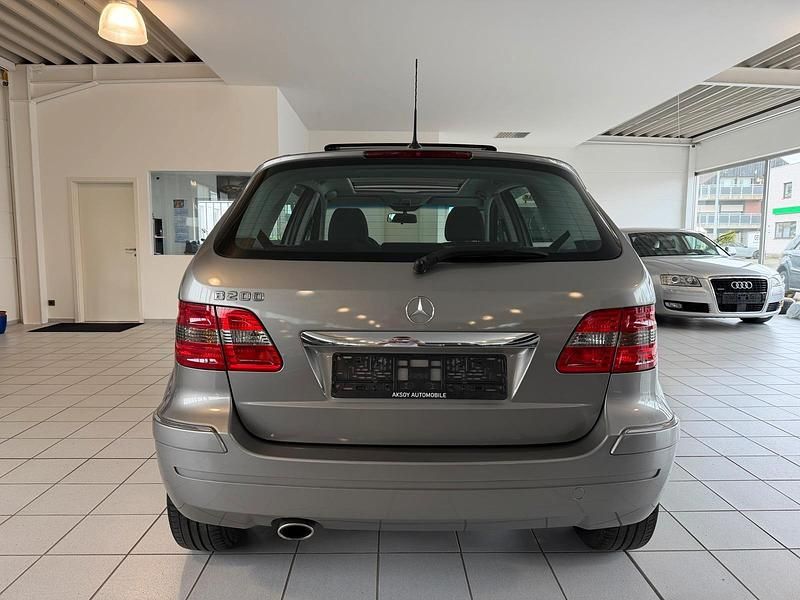 Gebraucht Mercedes B200 136 PS (100 kW) 2006 Grau Van / Kleinbus
