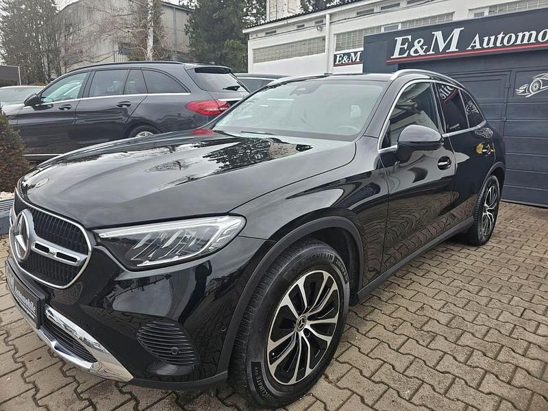 Gebraucht Mercedes GLC220 Advanced 197 PS (144 kW) 2023 Schwarz SUV