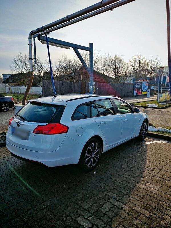 Gebraucht Opel Insignia 110 PS (80 kW) 2009 Weiß Kombi