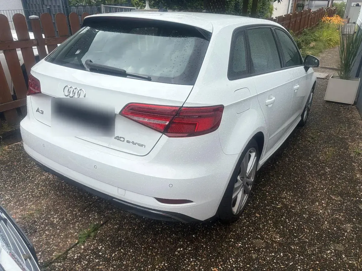 Gebraucht Audi A3 e-tron 150 PS (110 kW) 2020 Weiß Kleinwagen