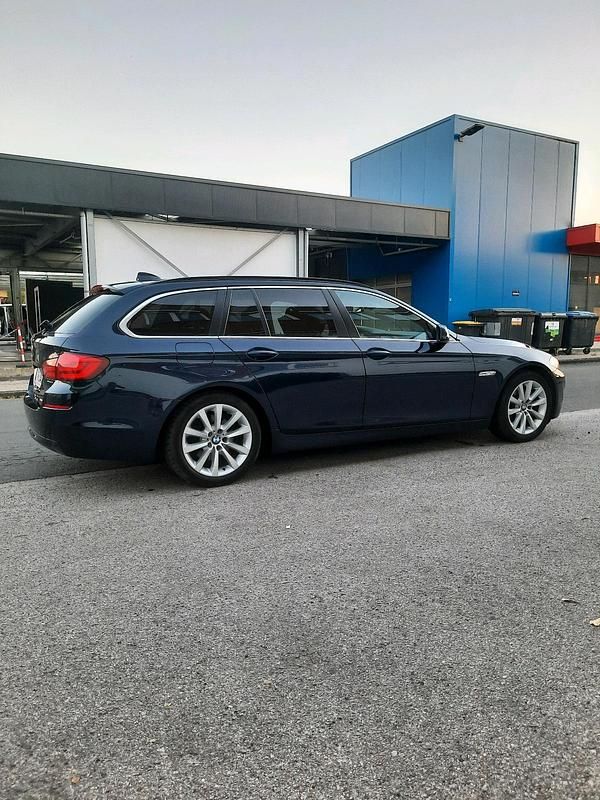 Blau Gebraucht 2012 BMW 520 Kombi | 9.800 € (Guter Preis) - Bild 1/4