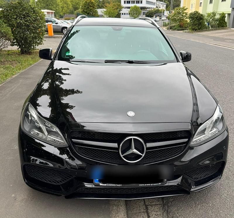 Gebraucht Mercedes E220 170 PS (125 kW) 2015 Schwarz Kombi